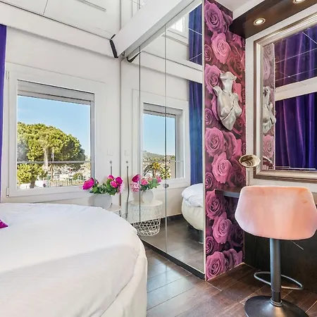 La Vie En Rose Naturiste - Port Nature