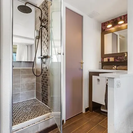 La Vie En Rose Naturiste - Port Nature