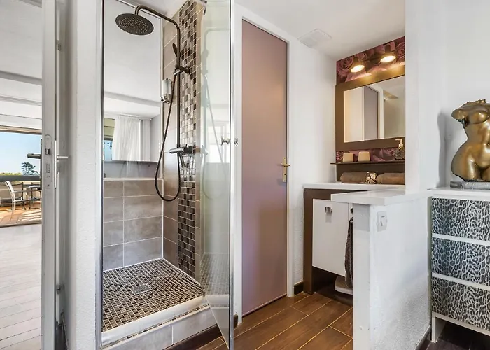 La Vie En Rose Naturiste - Port Nature