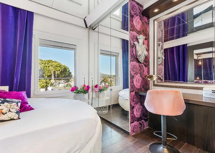 La Vie En Rose Naturiste - Port Nature